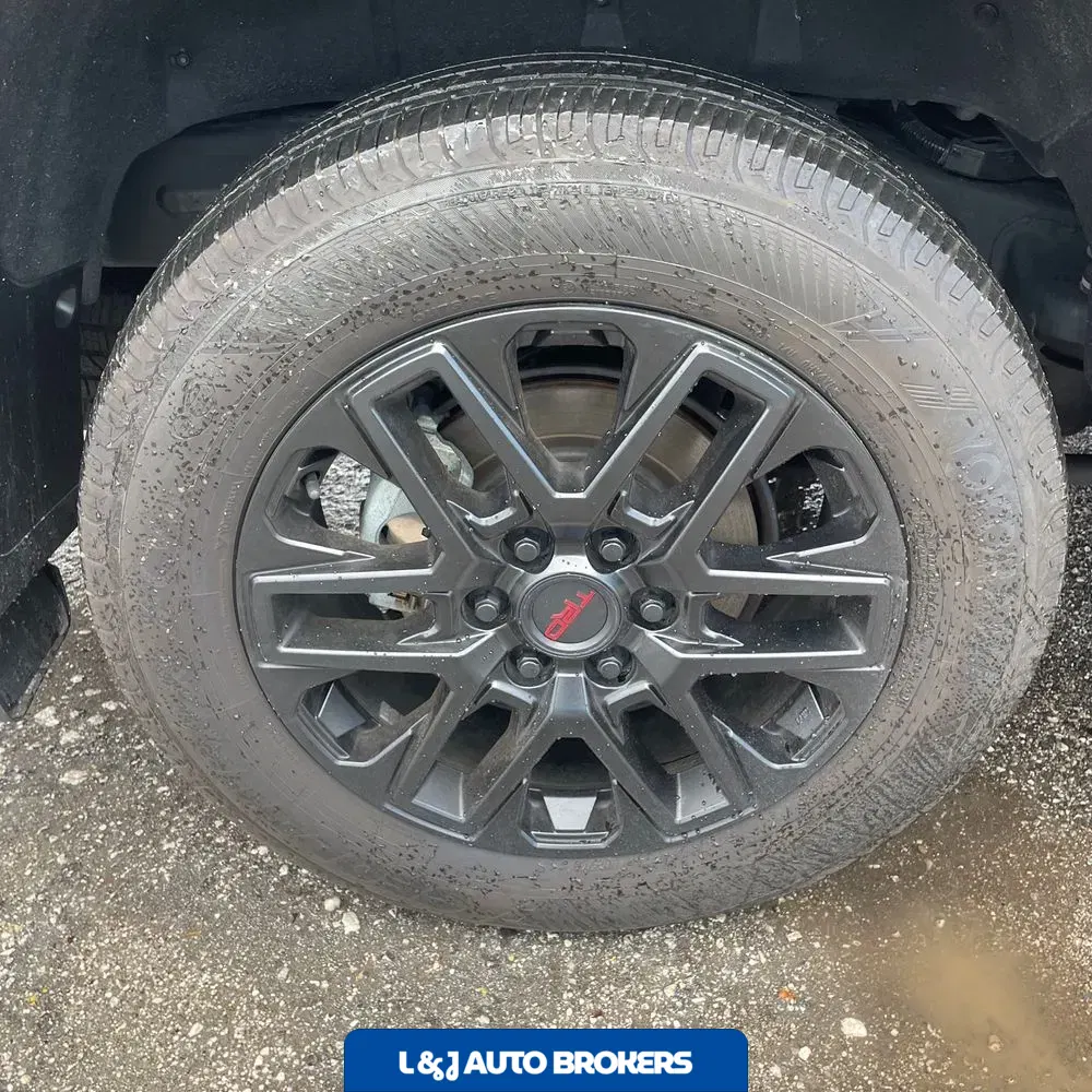 2024 Toyota Sequoia SR5