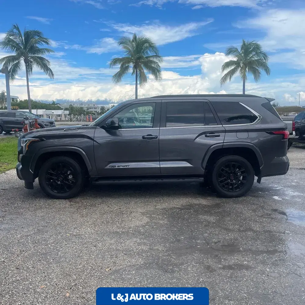 2024 Toyota Sequoia SR5