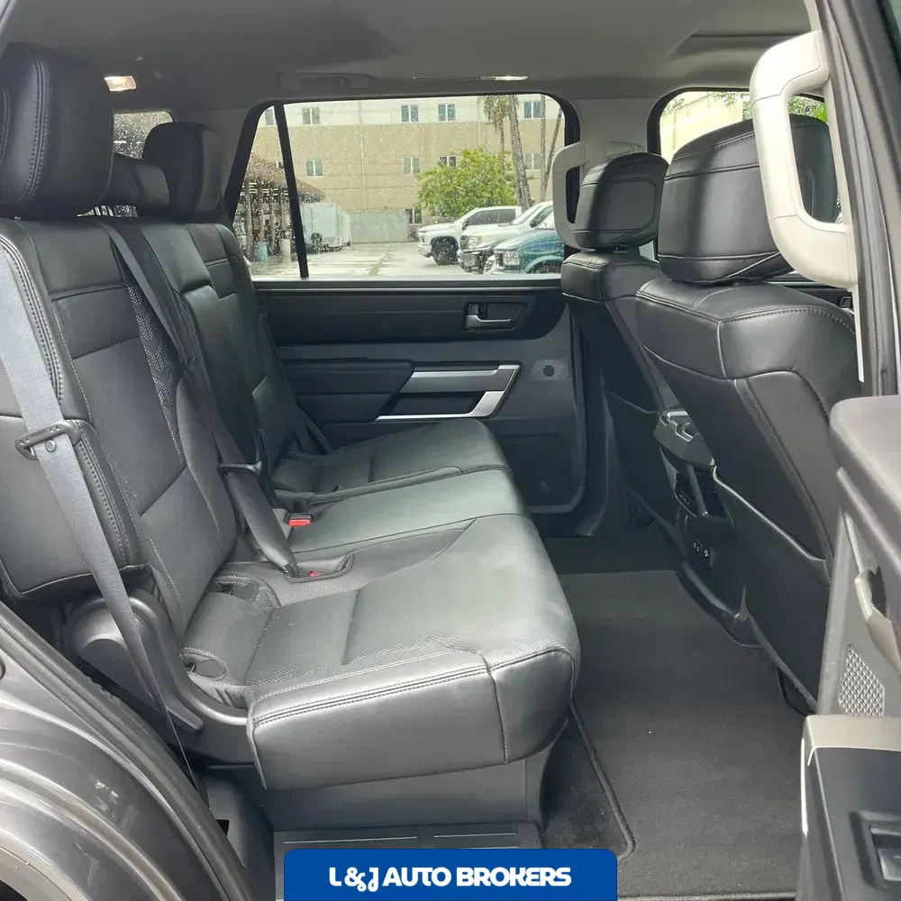 2024 Toyota Sequoia SR5