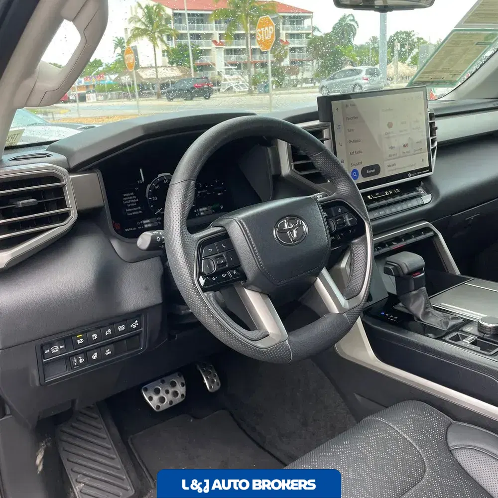 2024 Toyota Sequoia SR5