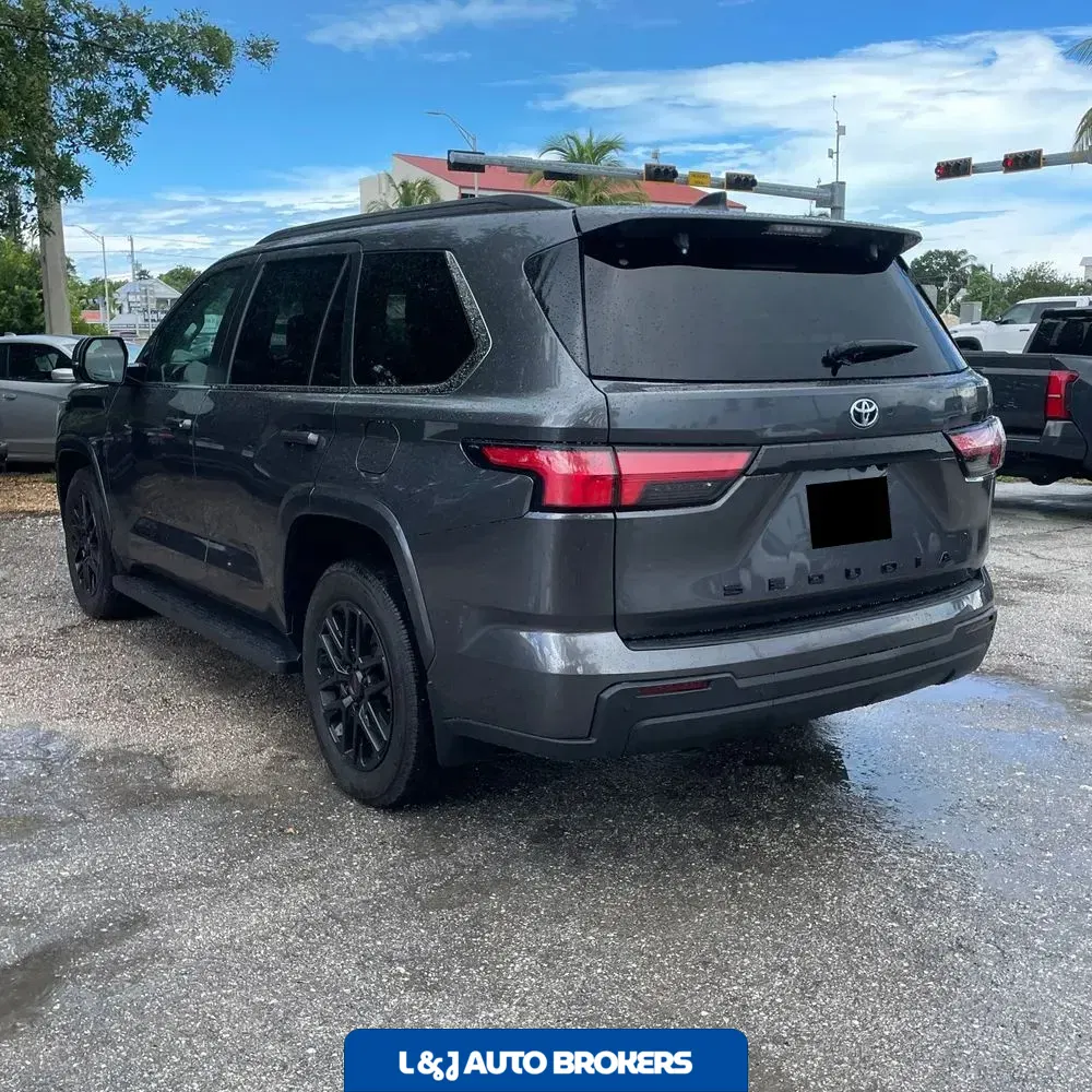 2024 Toyota Sequoia SR5