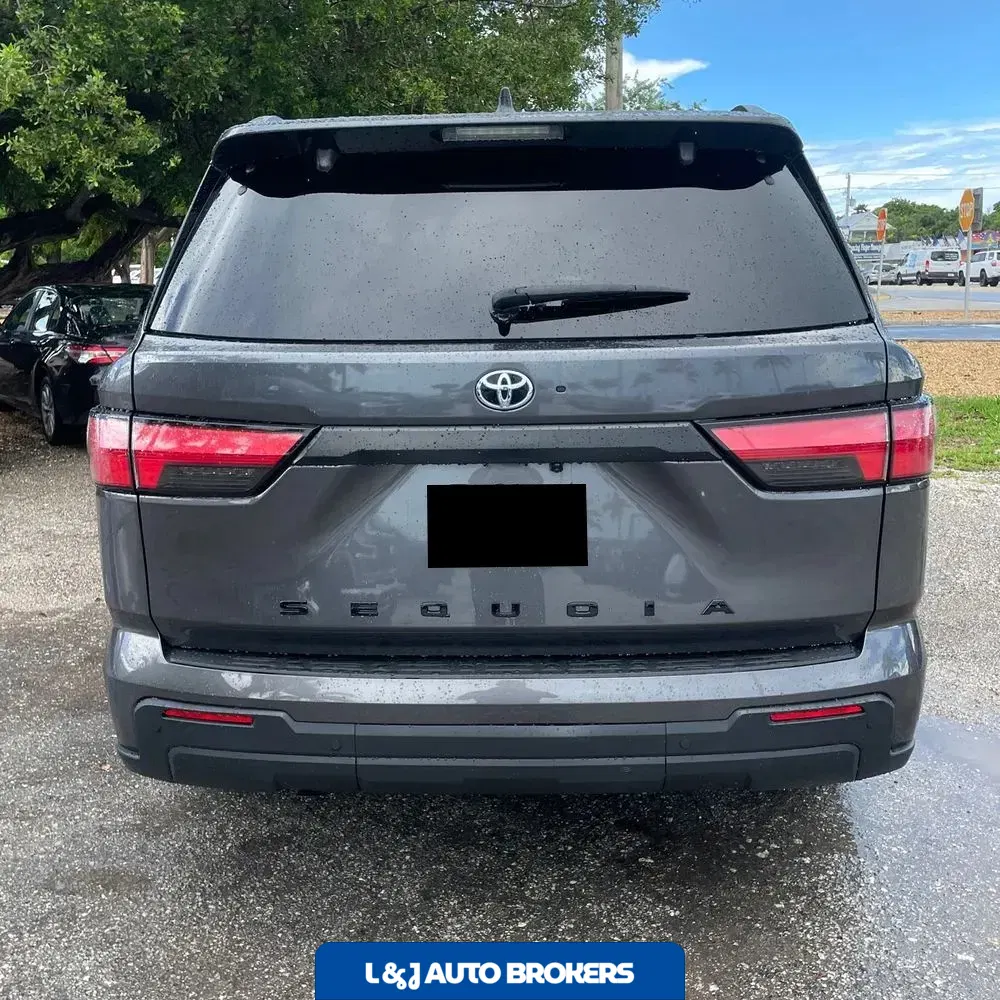 2024 Toyota Sequoia SR5