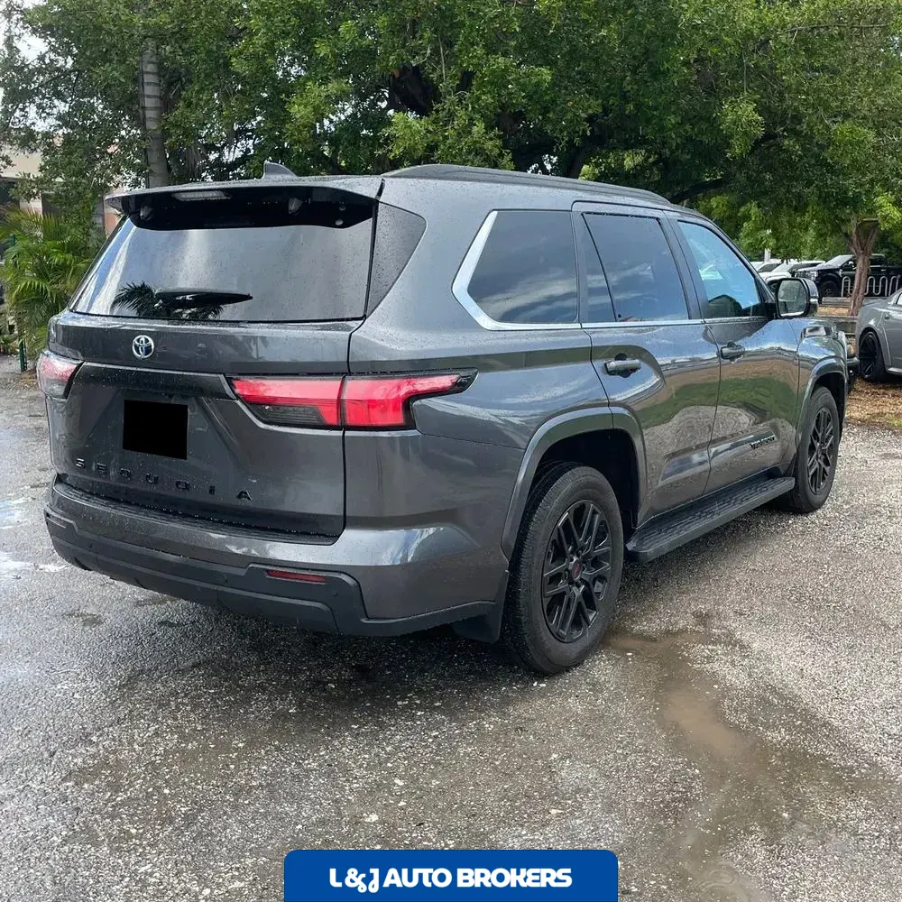 2024 Toyota Sequoia SR5