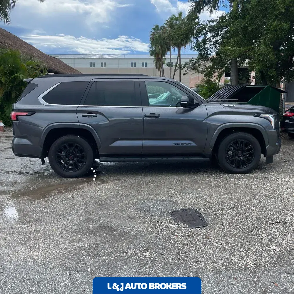 2024 Toyota Sequoia SR5