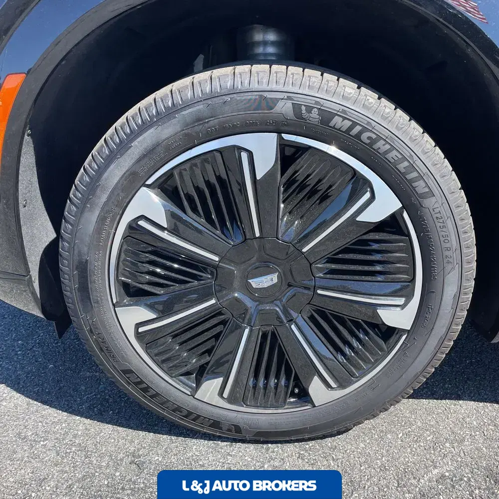 2025 Cadillac Escalade IQ Sport 2