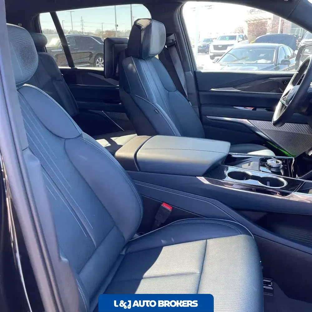 2025 Cadillac Escalade IQ Sport 2