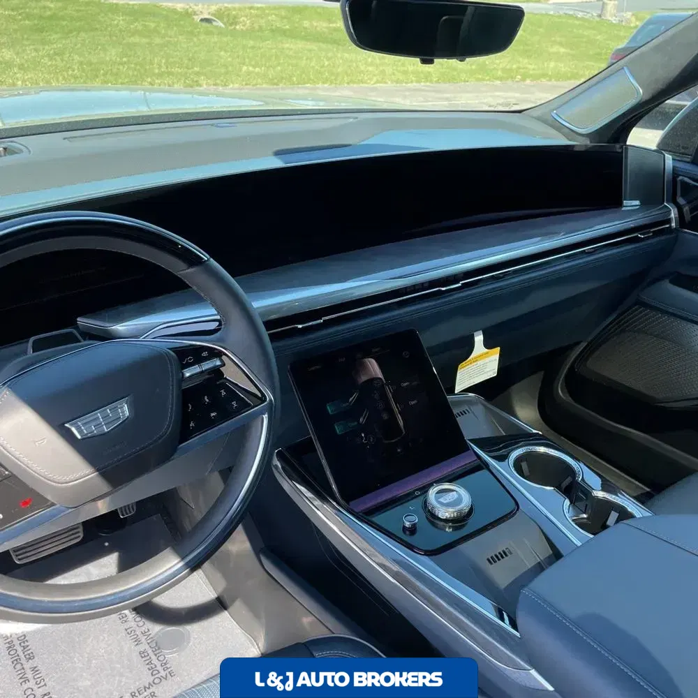 2025 Cadillac Escalade IQ Sport 2