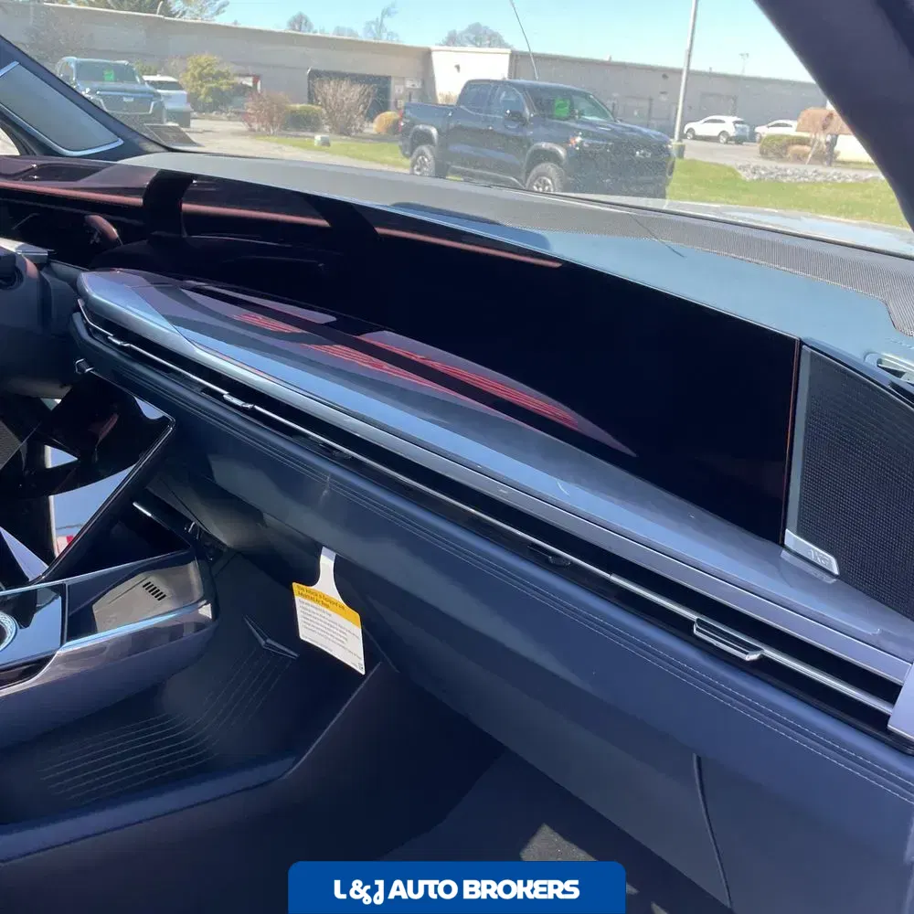 2025 Cadillac Escalade IQ Sport 2