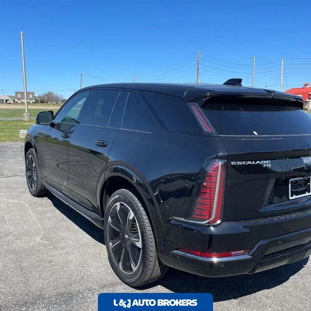 2025 Cadillac Escalade IQ Sport 2