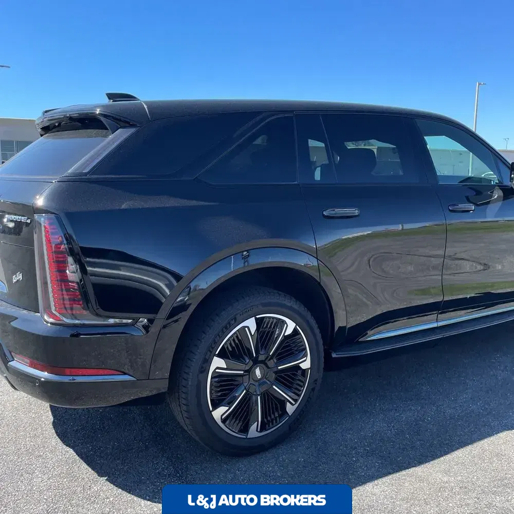 2025 Cadillac Escalade IQ Sport 2