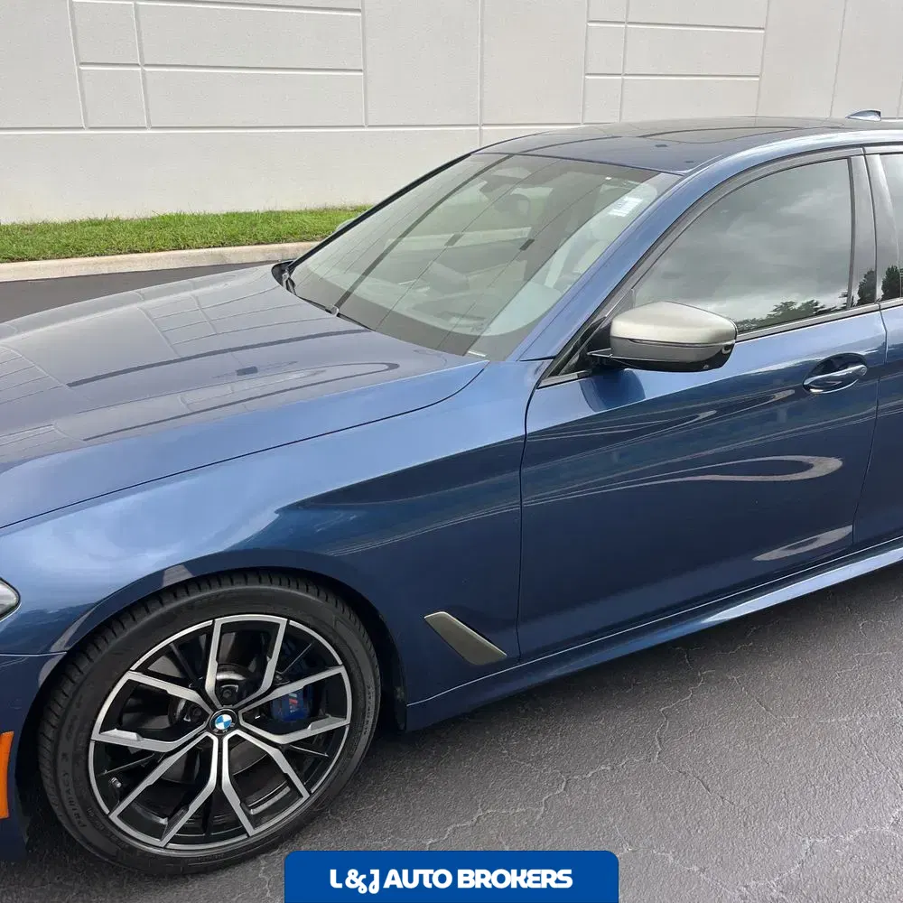 2021 BMW 5-Series M550xi