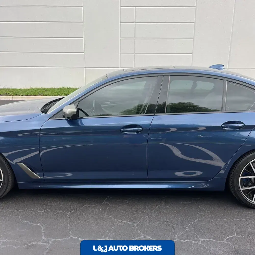 2021 BMW 5-Series M550xi