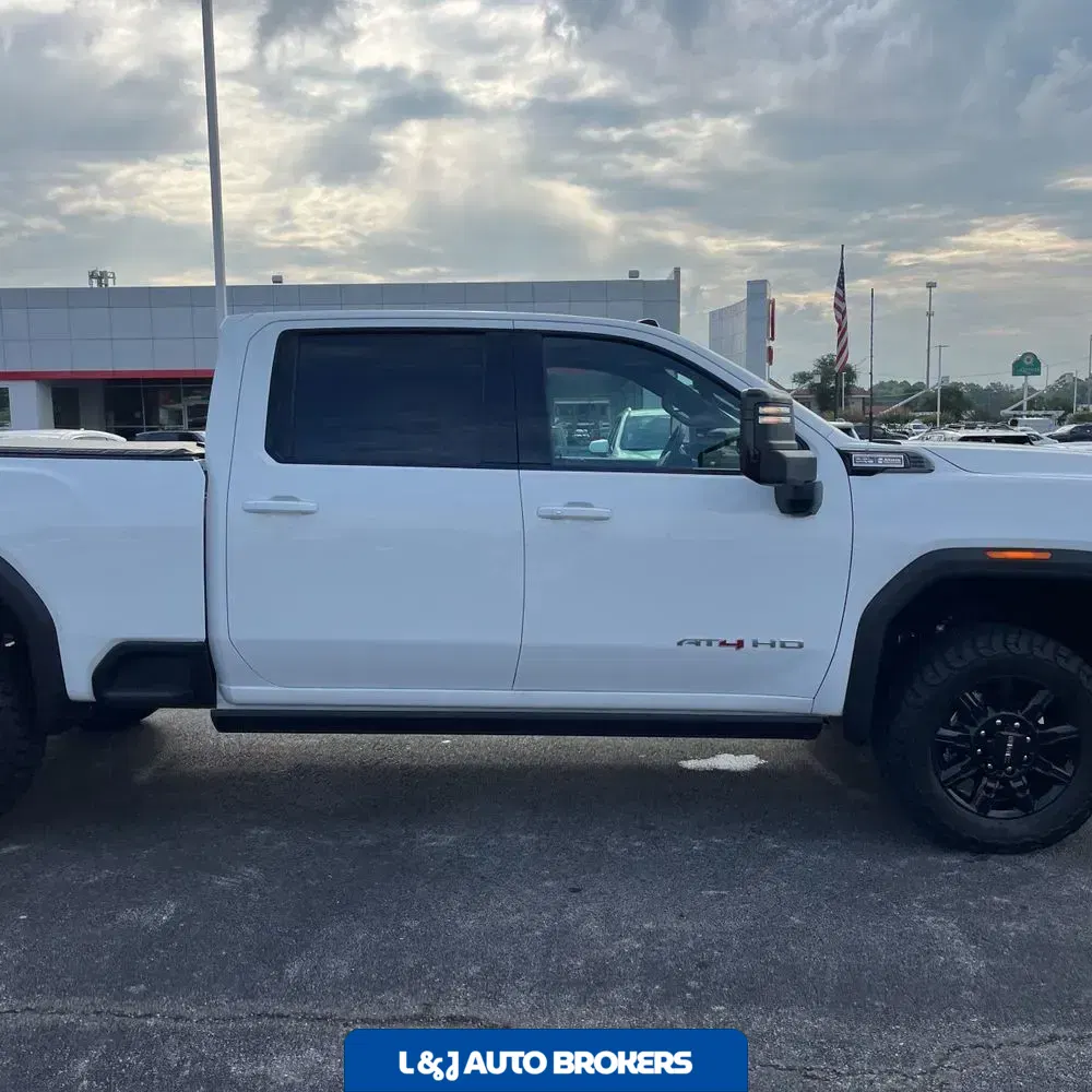 2025 GMC Sierra 2500HD AT4