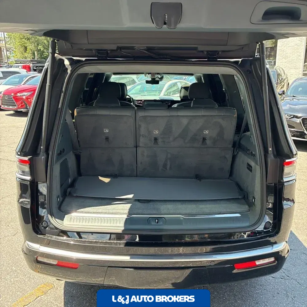 2022 Jeep Grand Wagoneer Series III