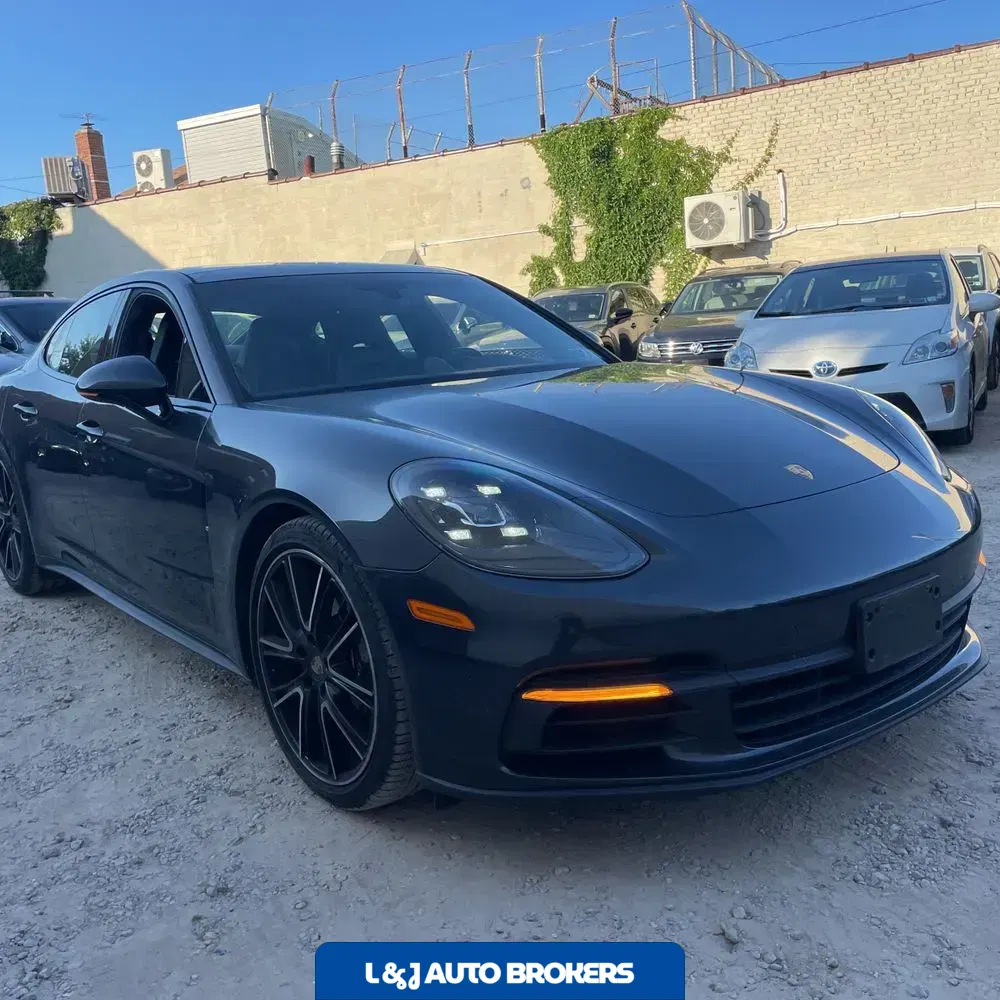 2018 Porsche Panamera 4