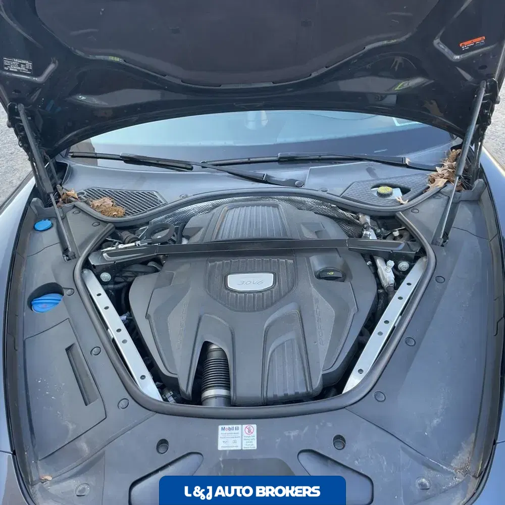 2018 Porsche Panamera 4