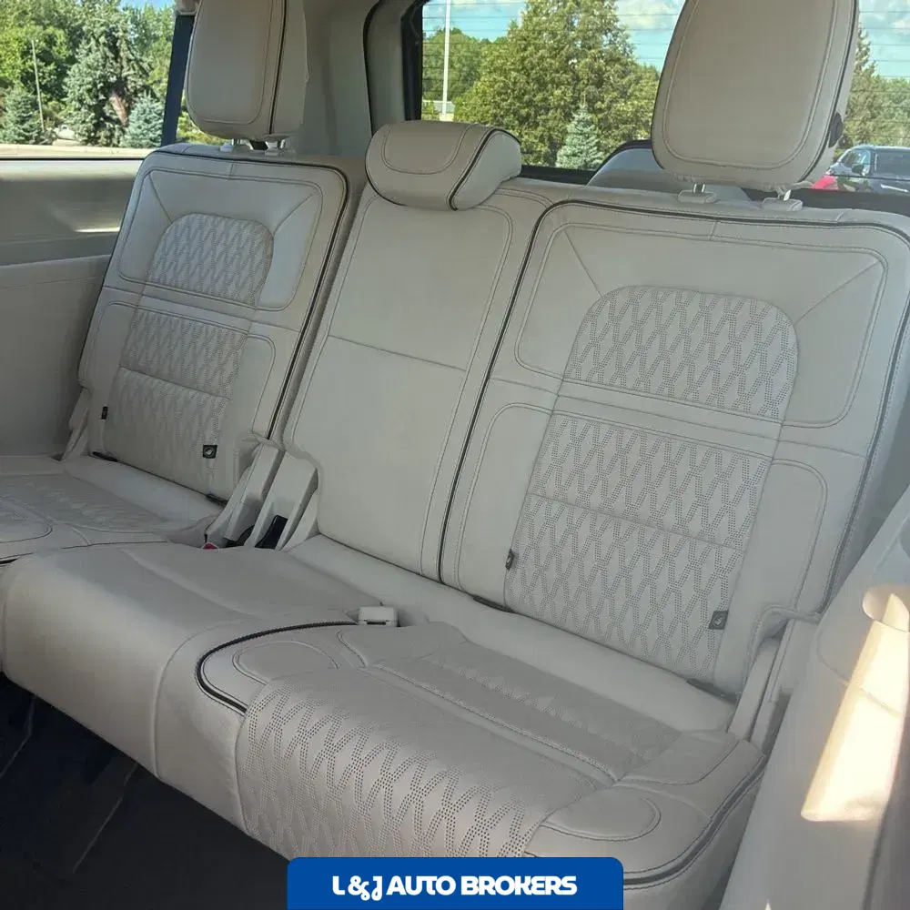 2024 Lincoln Navigator L Black Label