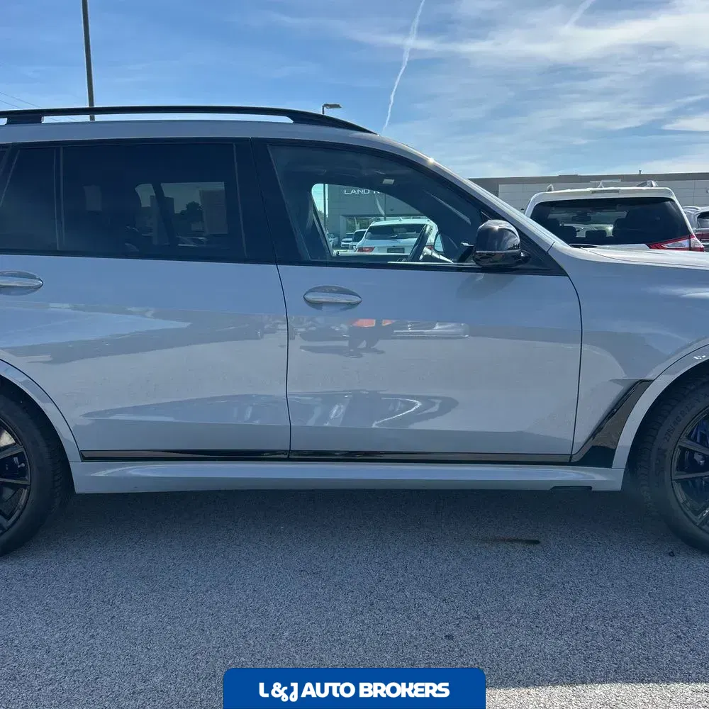 2024 BMW X7 M60i