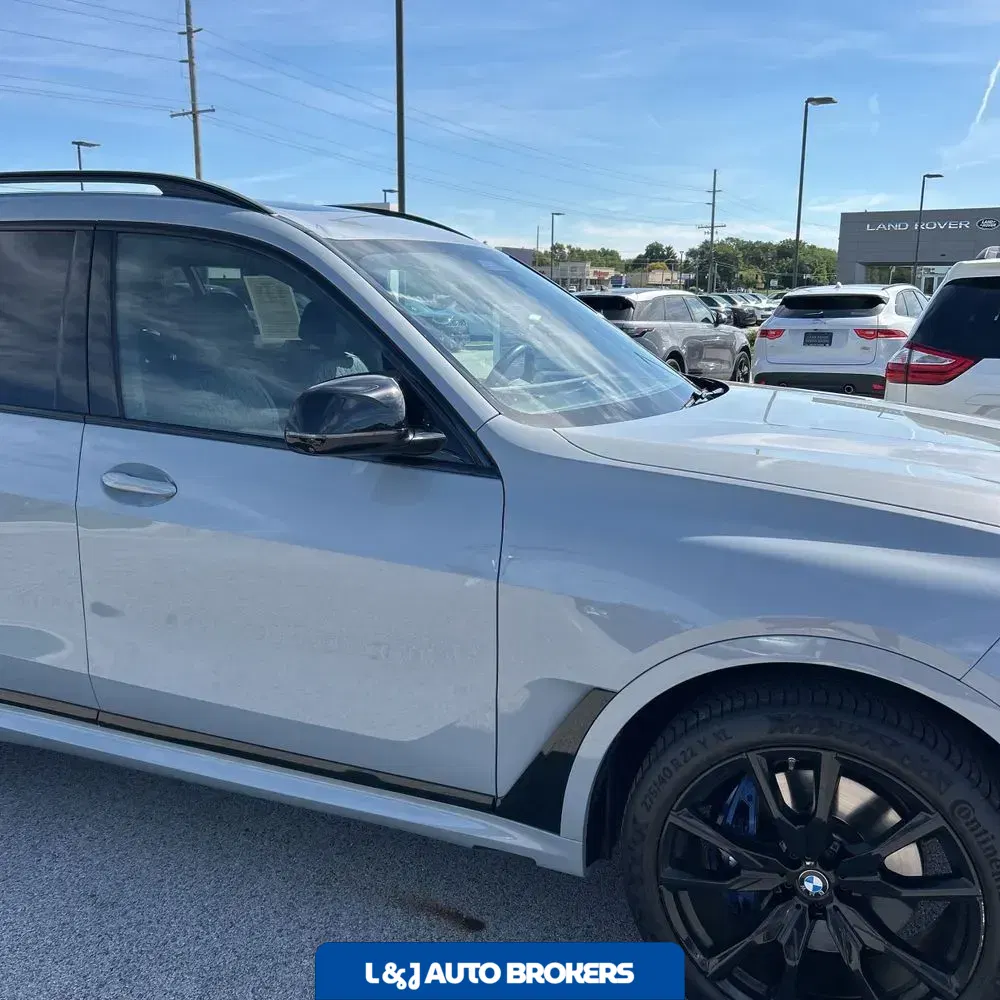 2024 BMW X7 M60i