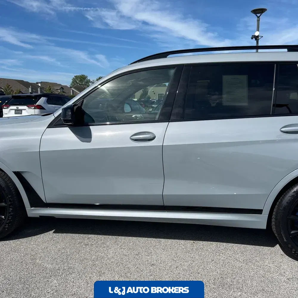2024 BMW X7 M60i