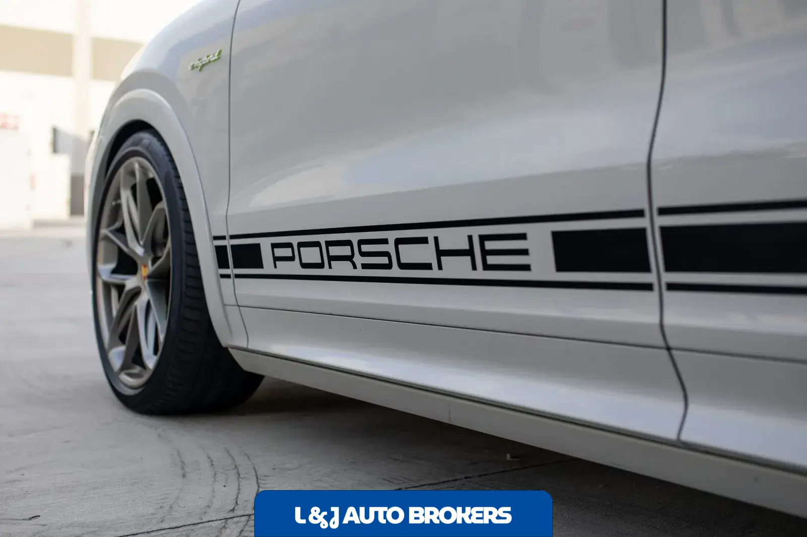 2020 Porsche Cayenne Turbo S E-Hybrid Coupe