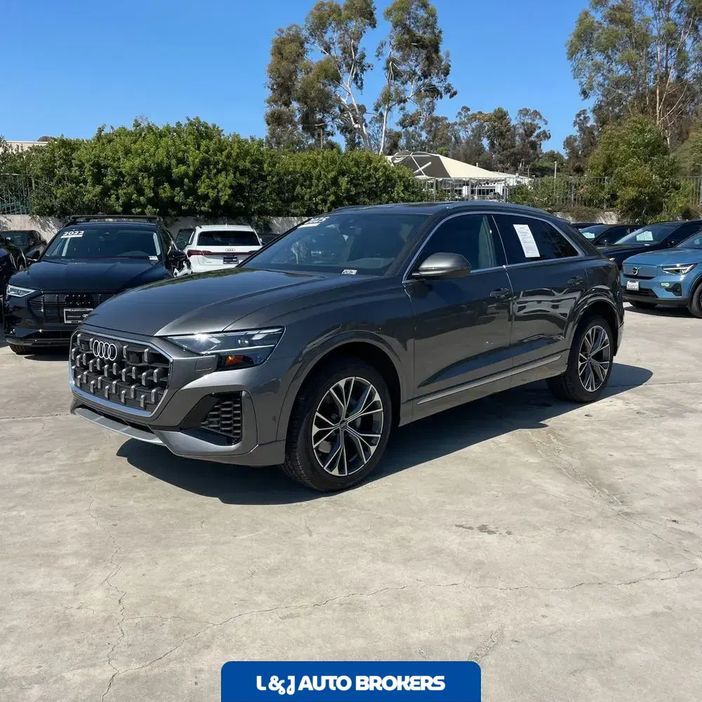 2025 Audi Q8 Premium 55