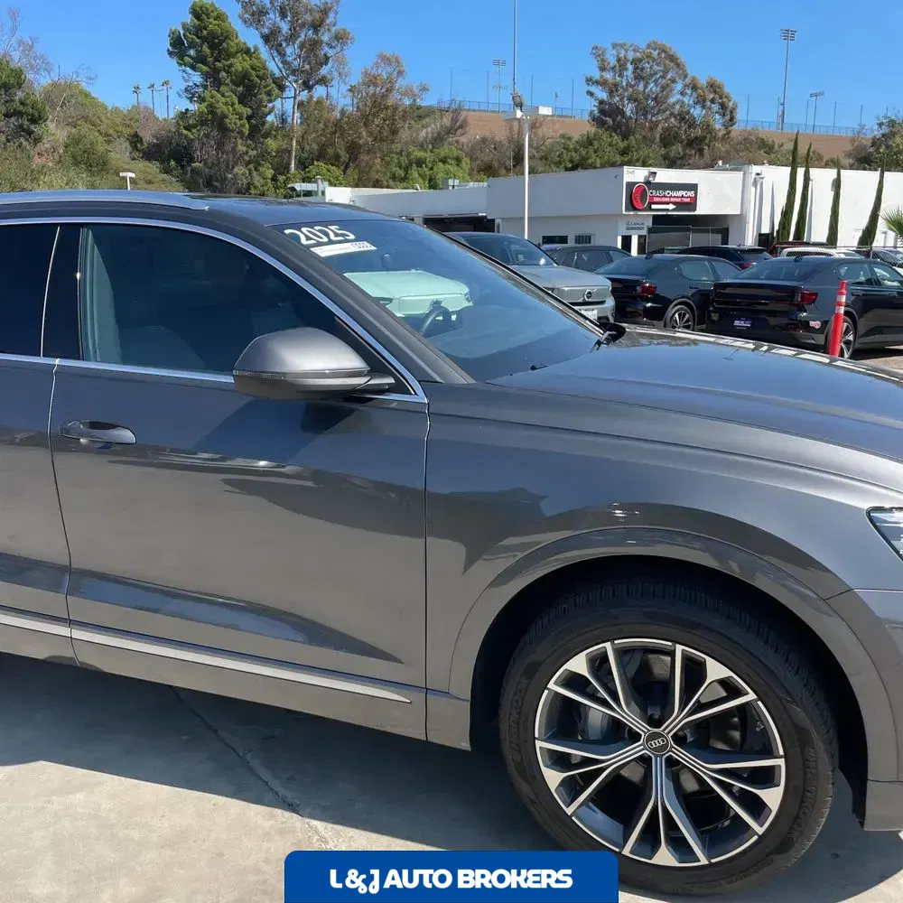 2025 Audi Q8 Premium 55