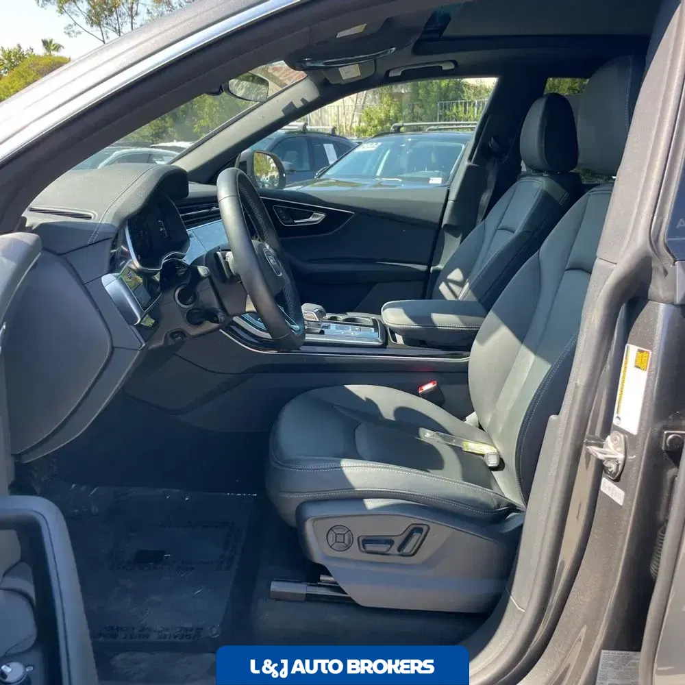 2025 Audi Q8 Premium 55