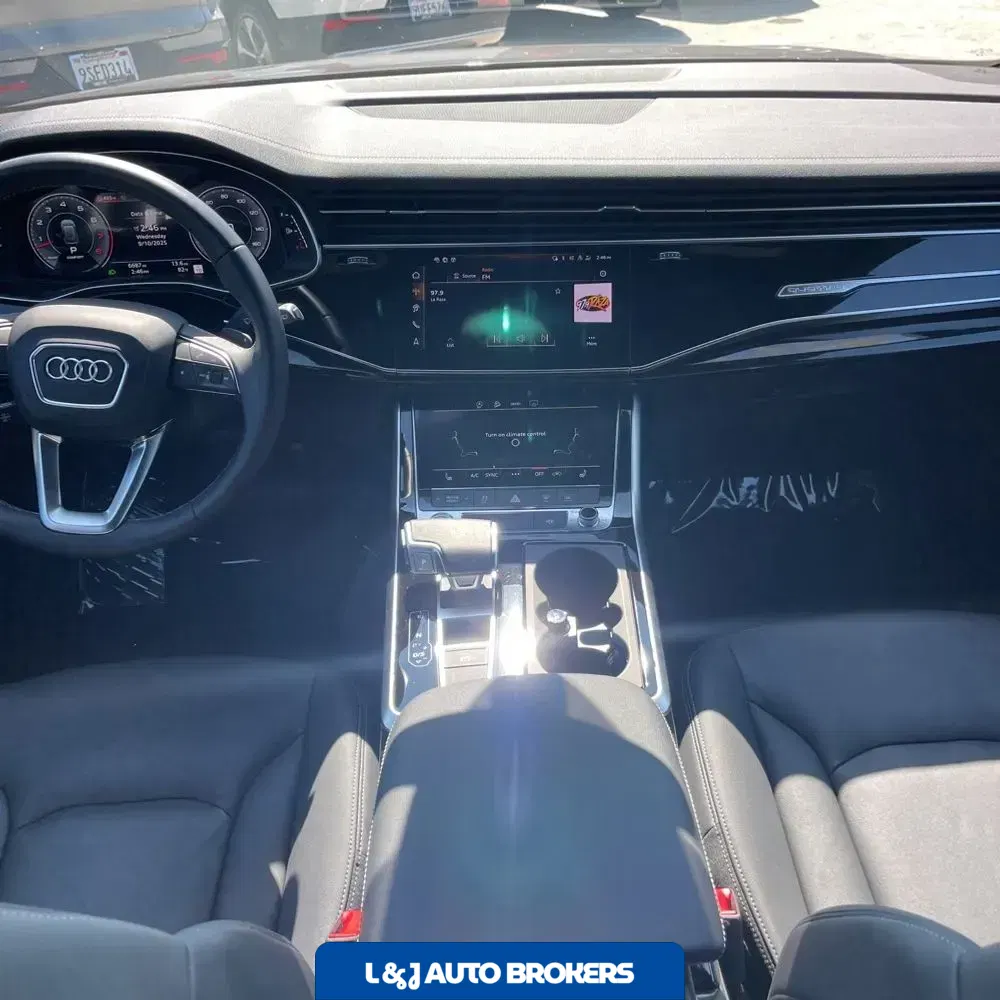 2025 Audi Q8 Premium 55