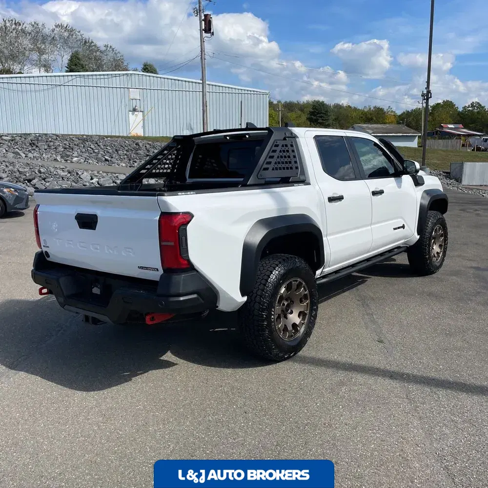 2025 Toyota Tacoma Trailhunter HV
