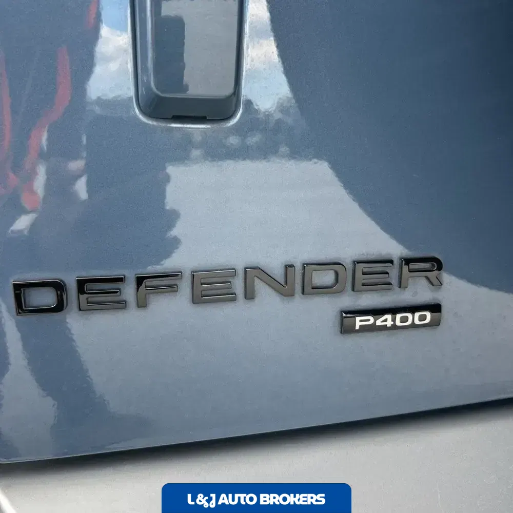 2023 Land Rover Defender 110 SE