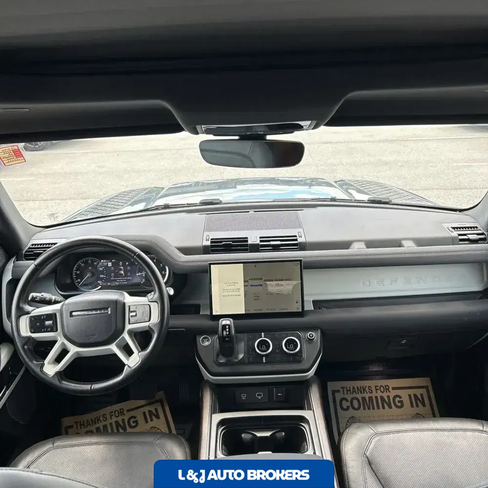2023 Land Rover Defender 110 SE