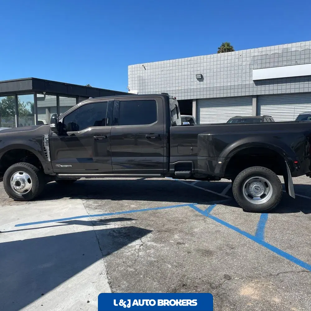 2024 Ford F-350 Super Duty Lariat