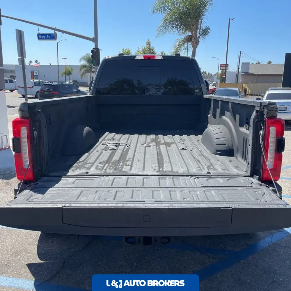 2024 Ford F-350 Super Duty Lariat
