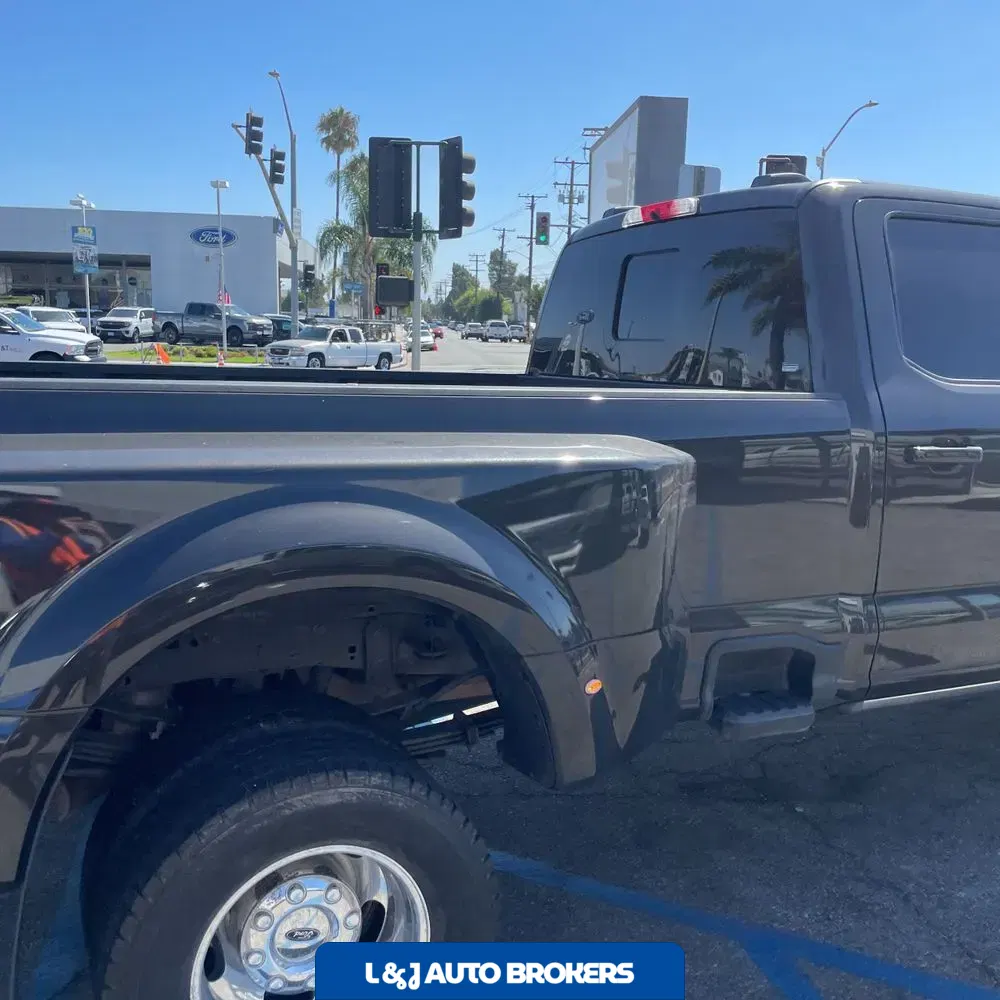 2024 Ford F-350 Super Duty Lariat