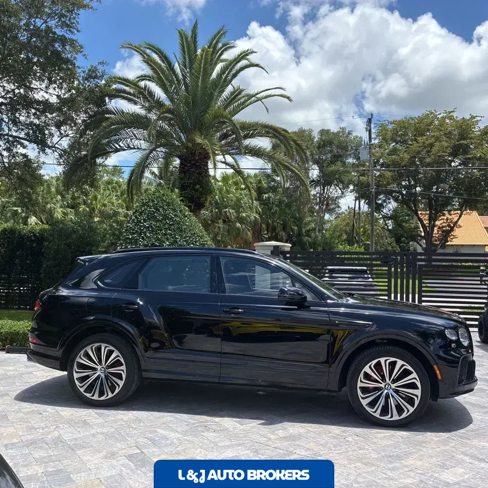 2023 Bentley Bentayga Base