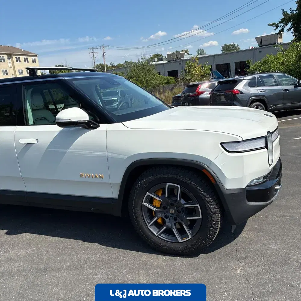 2023 Rivian R1S Adventure Quad-Motor
