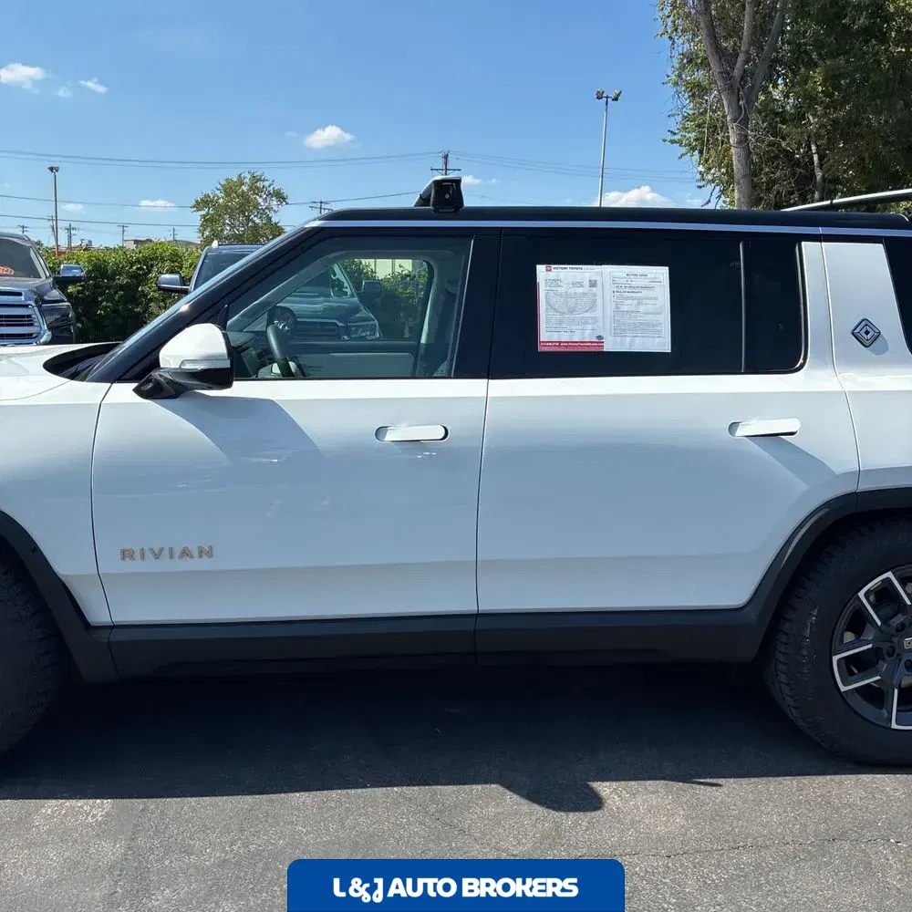 2023 Rivian R1S Adventure Quad-Motor