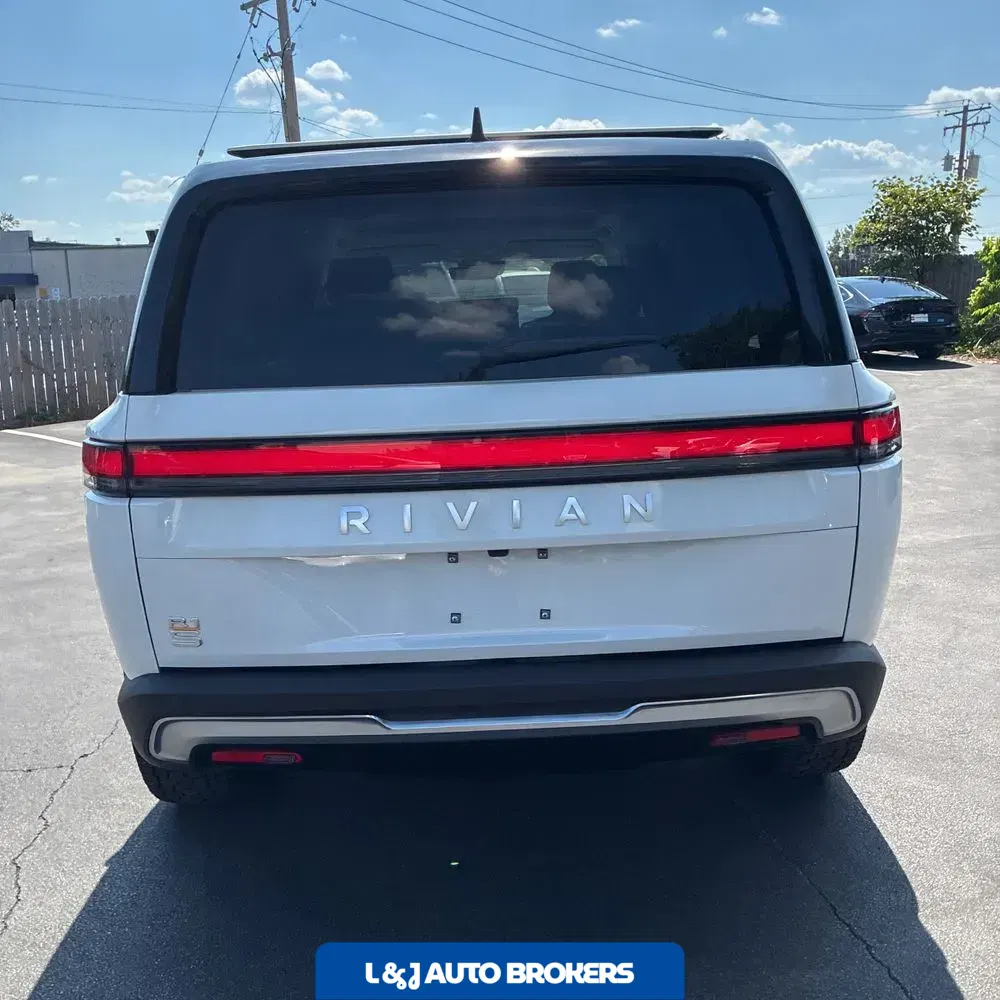 2023 Rivian R1S Adventure Quad-Motor