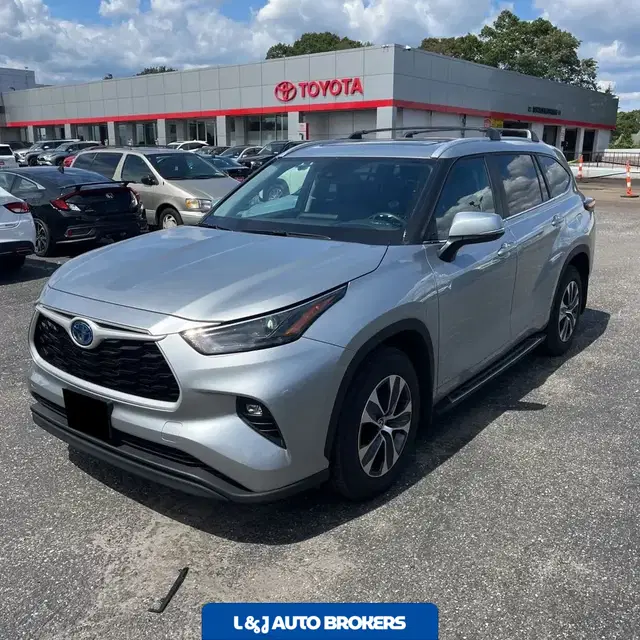 2024 Toyota Highlander Hybrid XLE