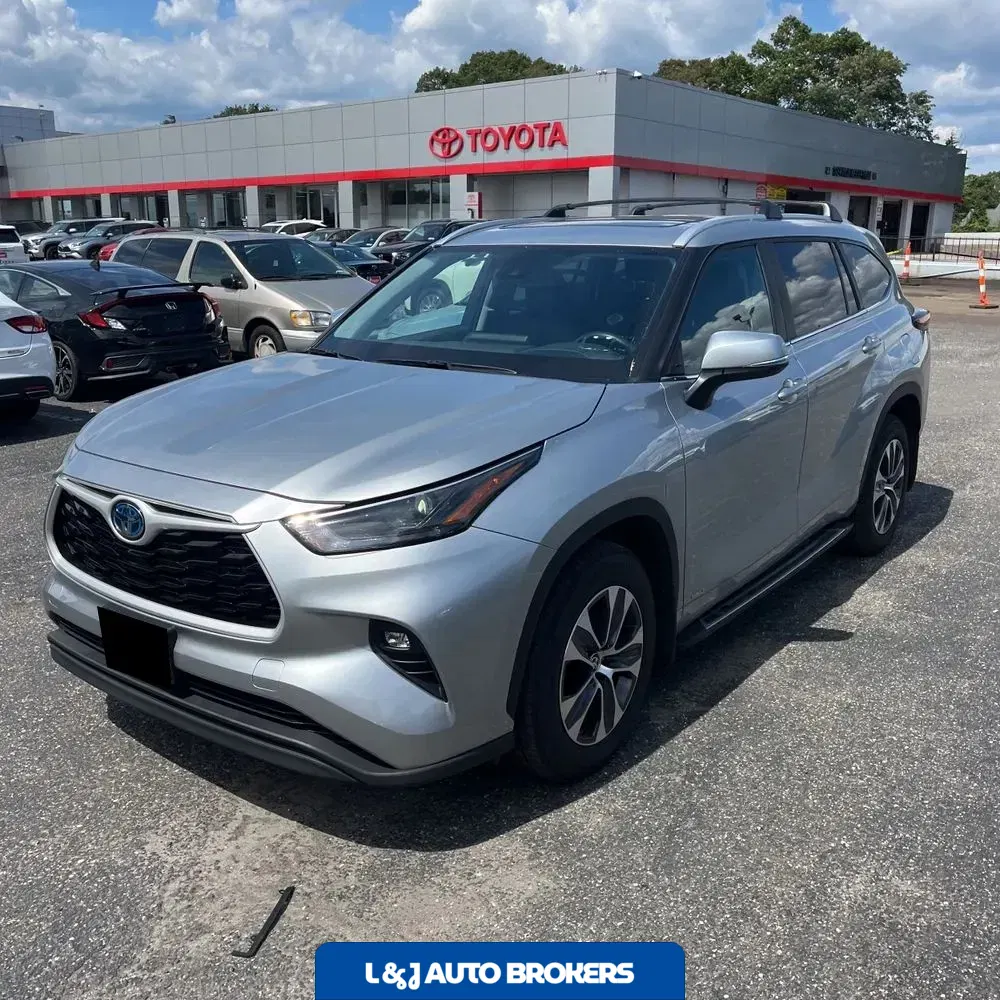 2024 Toyota Highlander Hybrid XLE