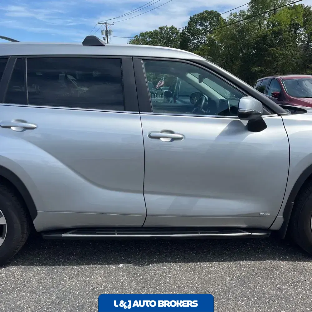 2024 Toyota Highlander Hybrid XLE