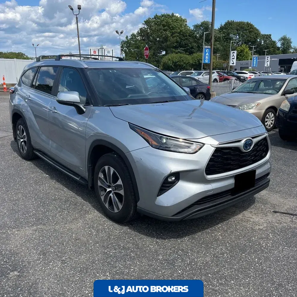 2024 Toyota Highlander Hybrid XLE