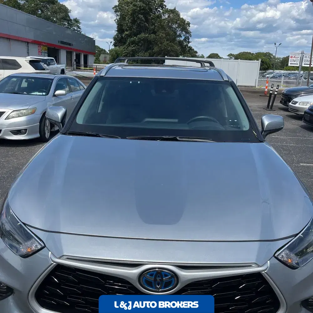 2024 Toyota Highlander Hybrid XLE