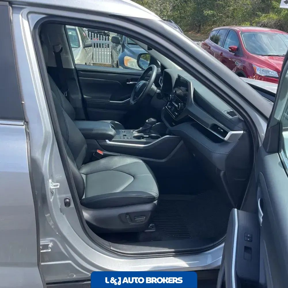 2024 Toyota Highlander Hybrid XLE