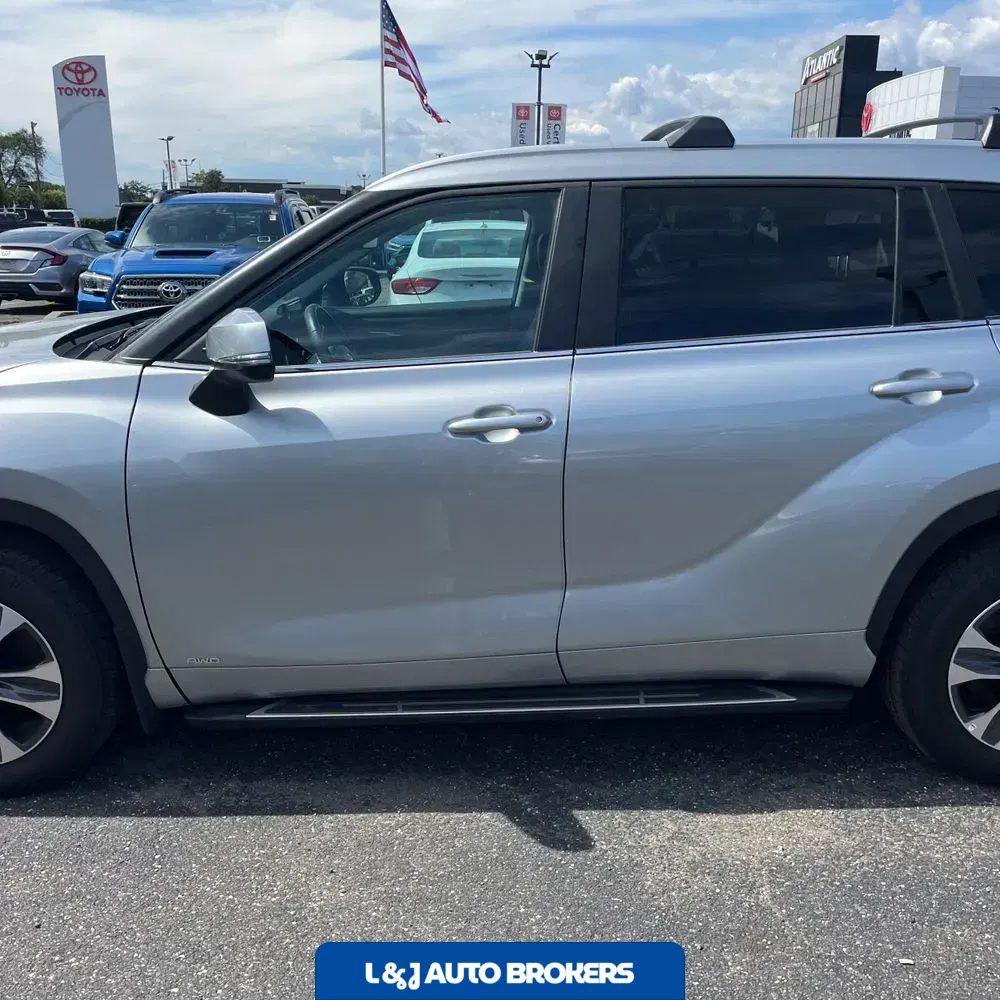2024 Toyota Highlander Hybrid XLE