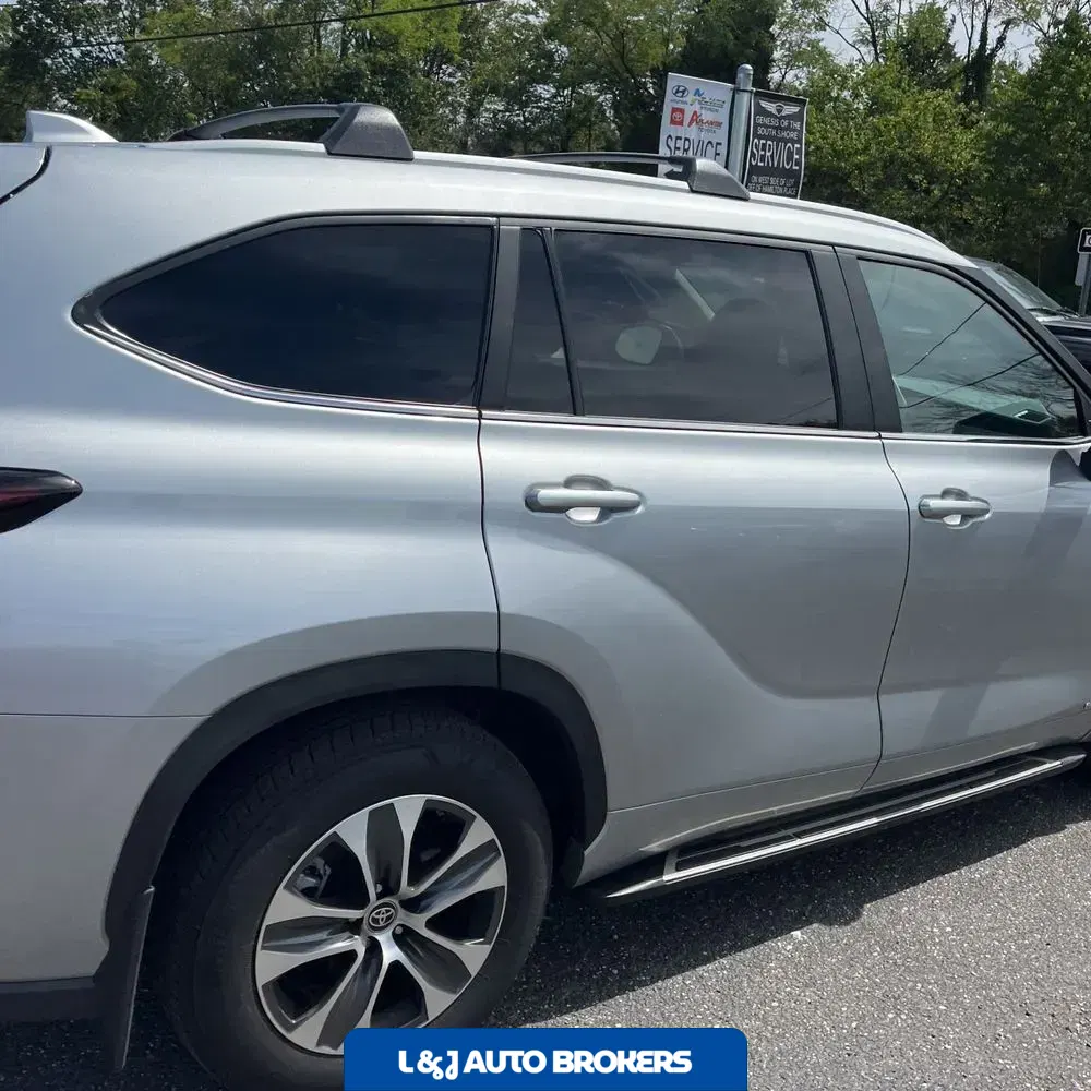 2024 Toyota Highlander Hybrid XLE