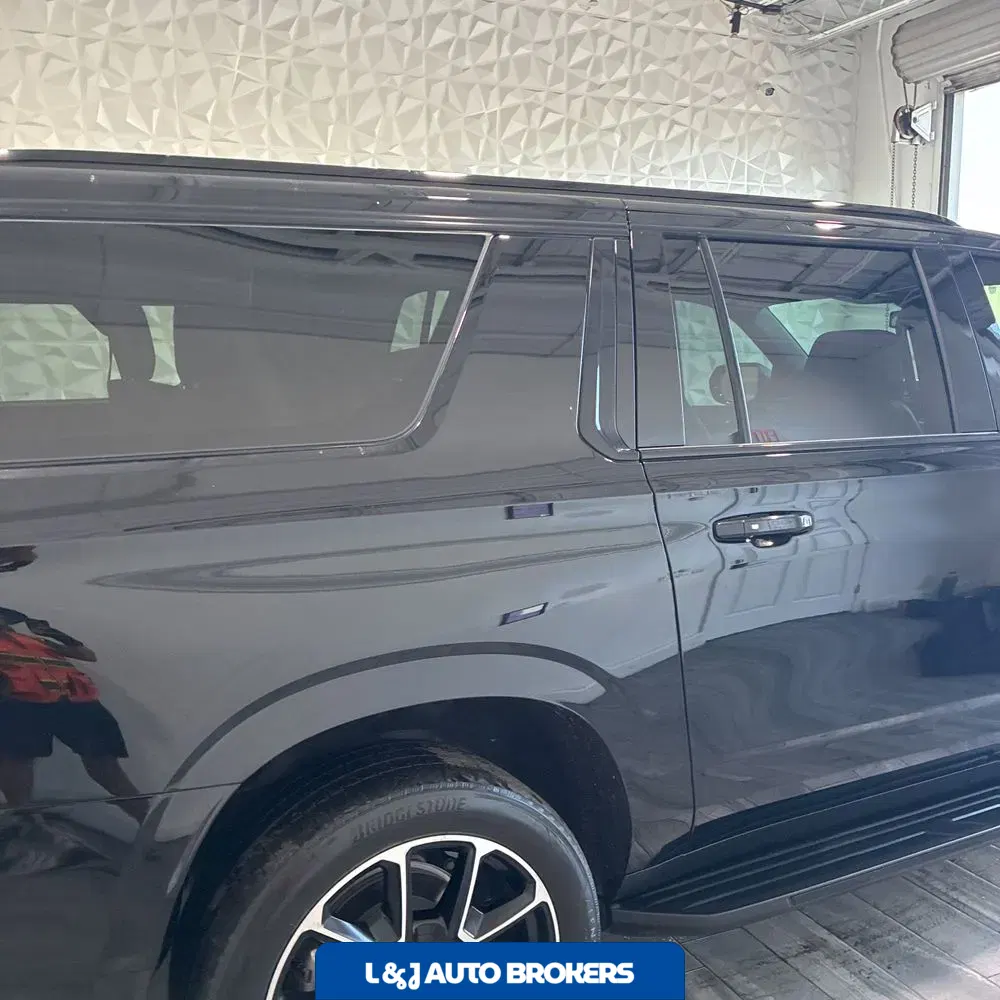2024 Chevrolet Suburban RST