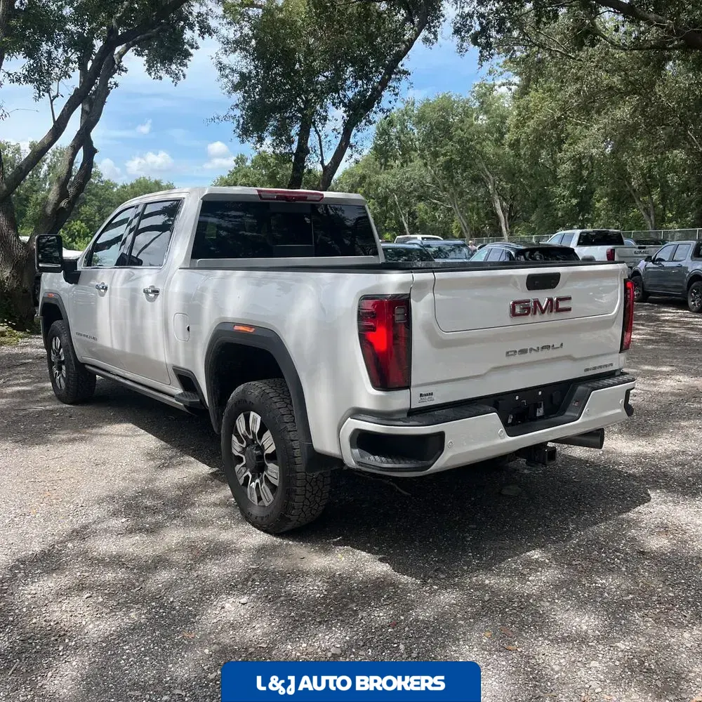 2025 GMC Sierra 2500HD Denali