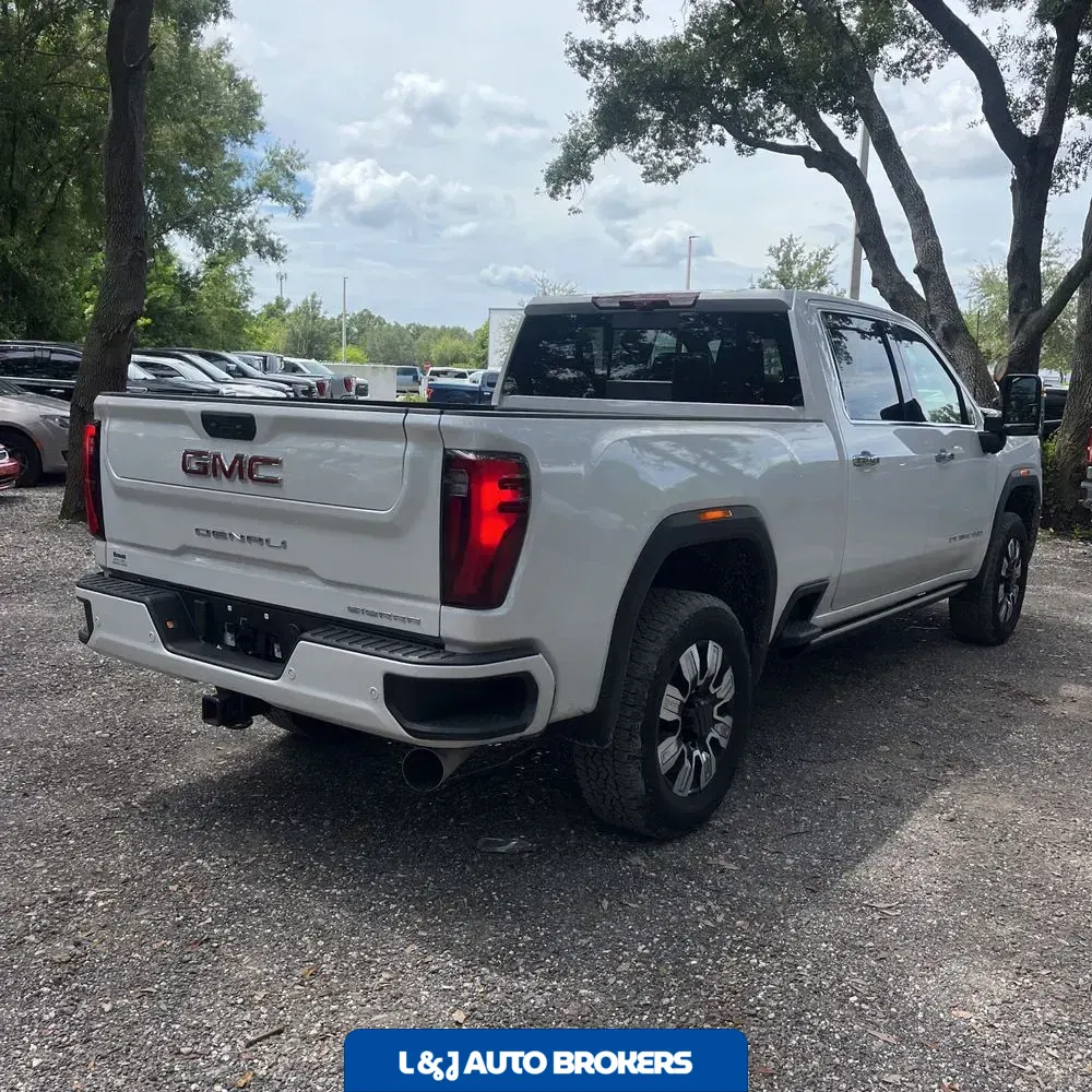 2025 GMC Sierra 2500HD Denali